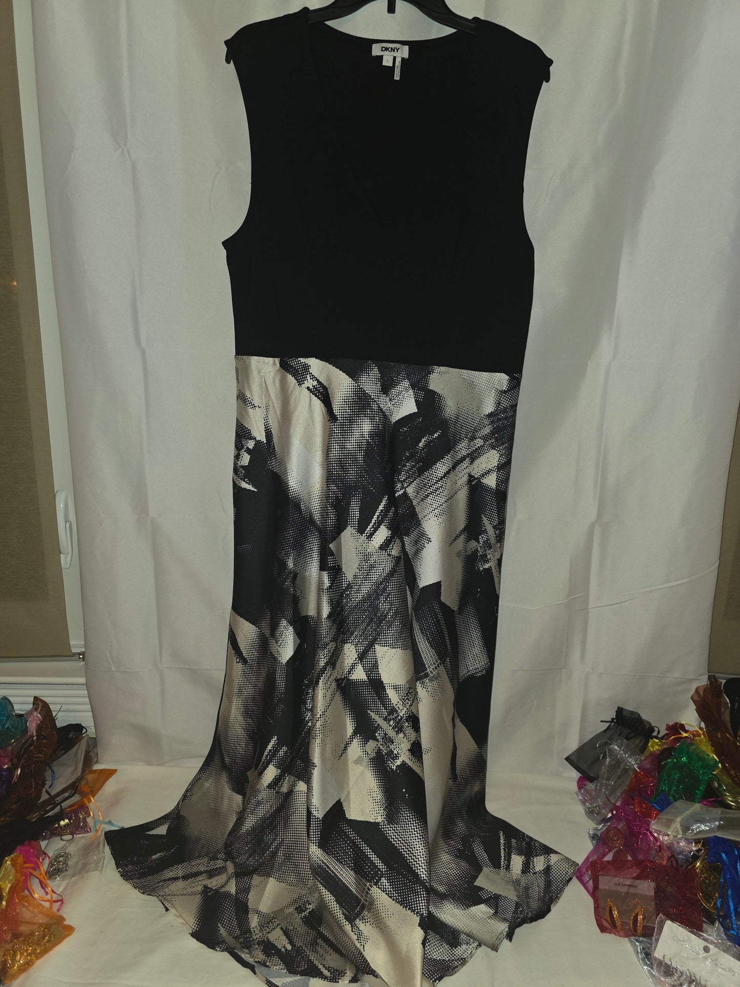 Slightly worn DKNY Sleeveless Mixed - Media Abstract Print High - Low Midi Dress Size L - All Seasons Curves