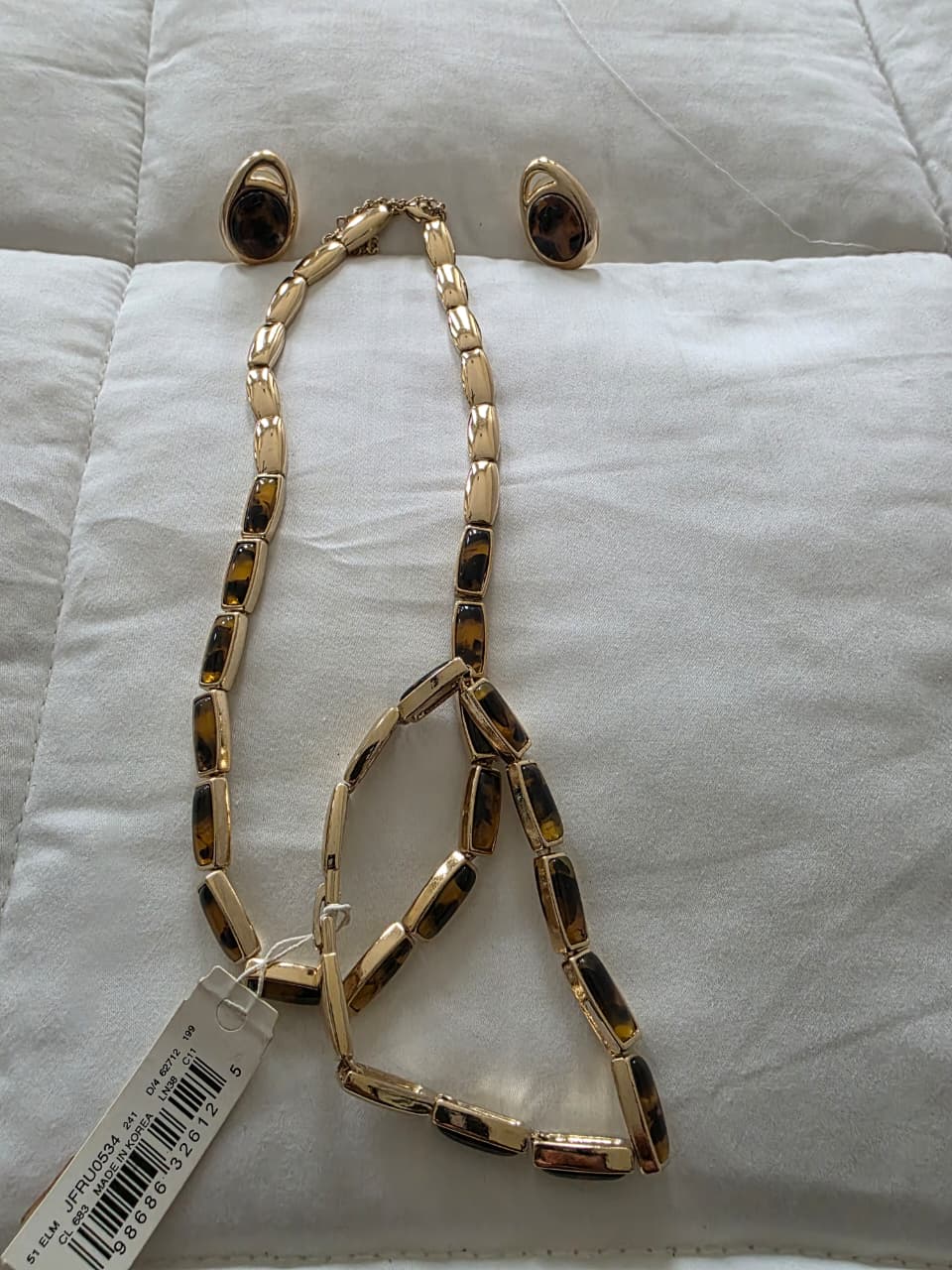 Stunning vintage - inspired gold - tone parure jewelry set - All Seasons Curves