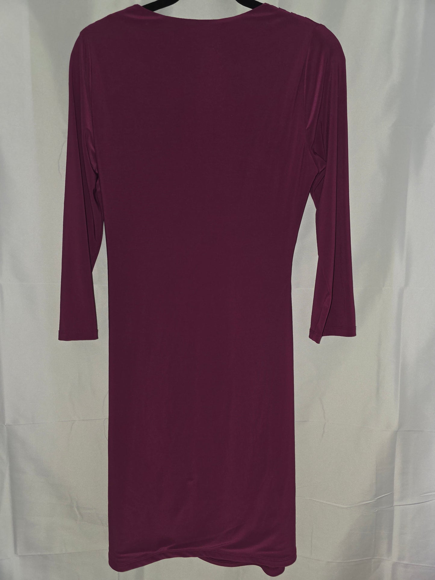 Slightly worn Tahari rekucci classic wine red 3/4 sleeve sheath dress - All Seasons Curves