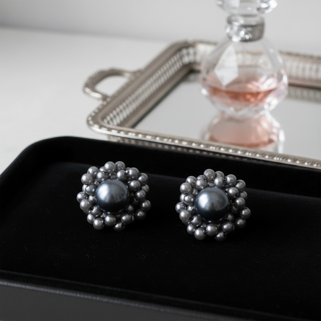 Timeless Texture: Vintage Grey Pearl Cluster Clip-On Earrings