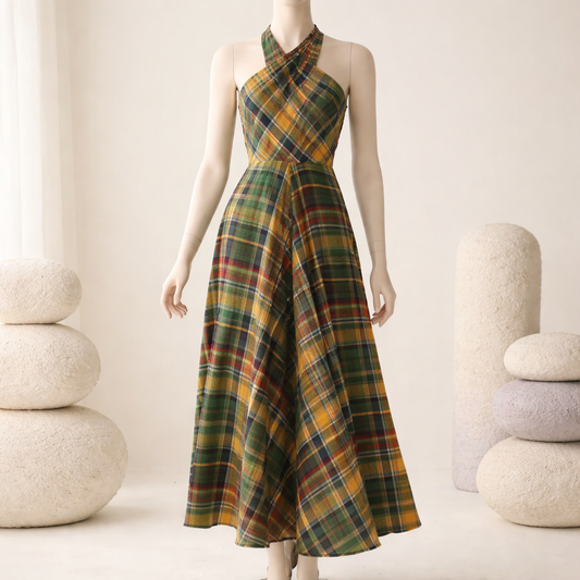 Heritage-inspired luxury with this striking Ralph Lauren halter maxi dress. Size 18