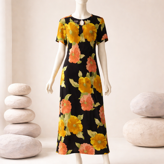 vintage-inspired romance with this striking Mlle Gabrielle maxi dress. Size 20