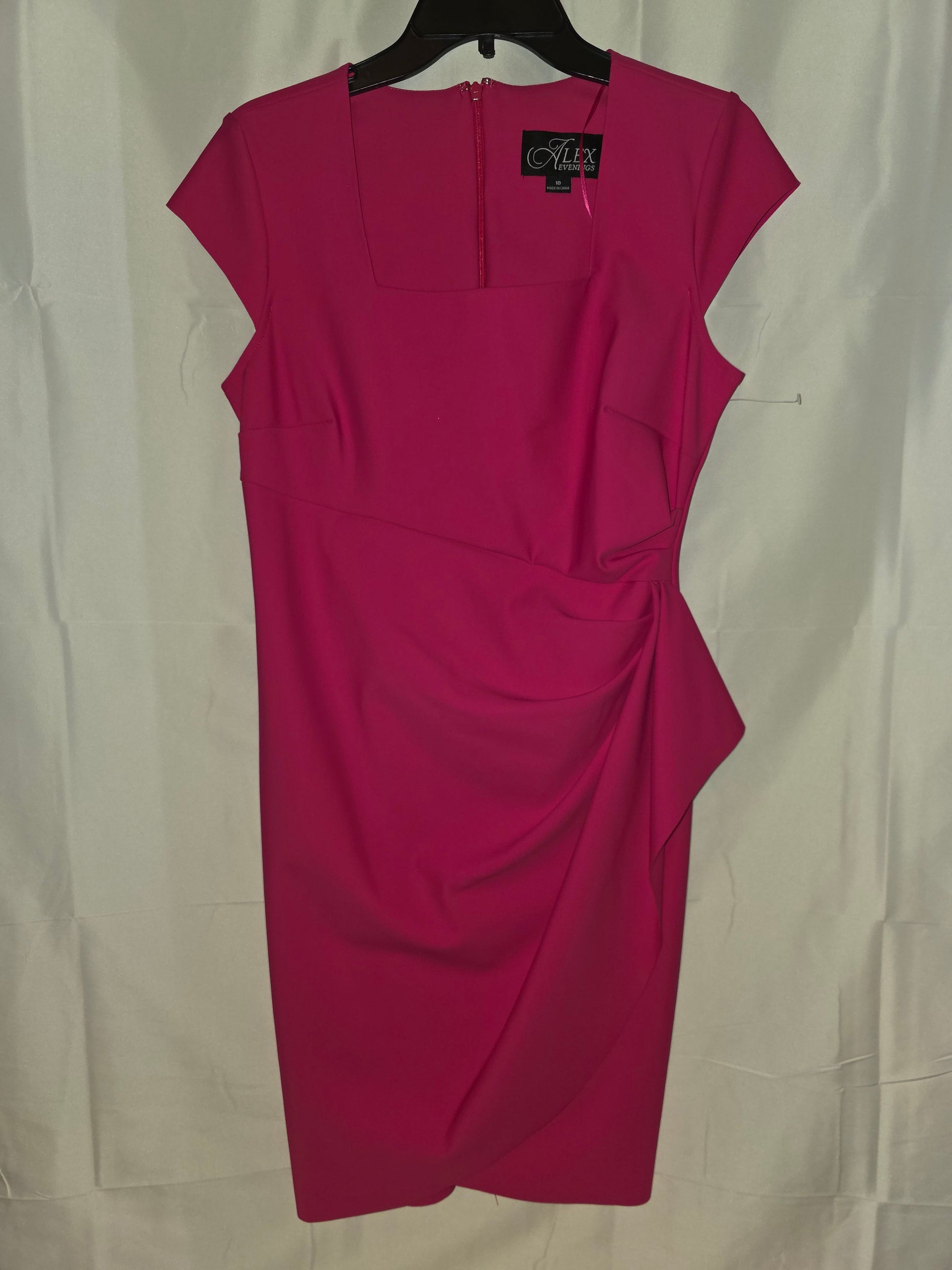 Brand New Alex Evenings Fuchsia Pink Square Neck Cap Sleeve Ruched Sheath Dress. Size 10 - All Seasons Curves
