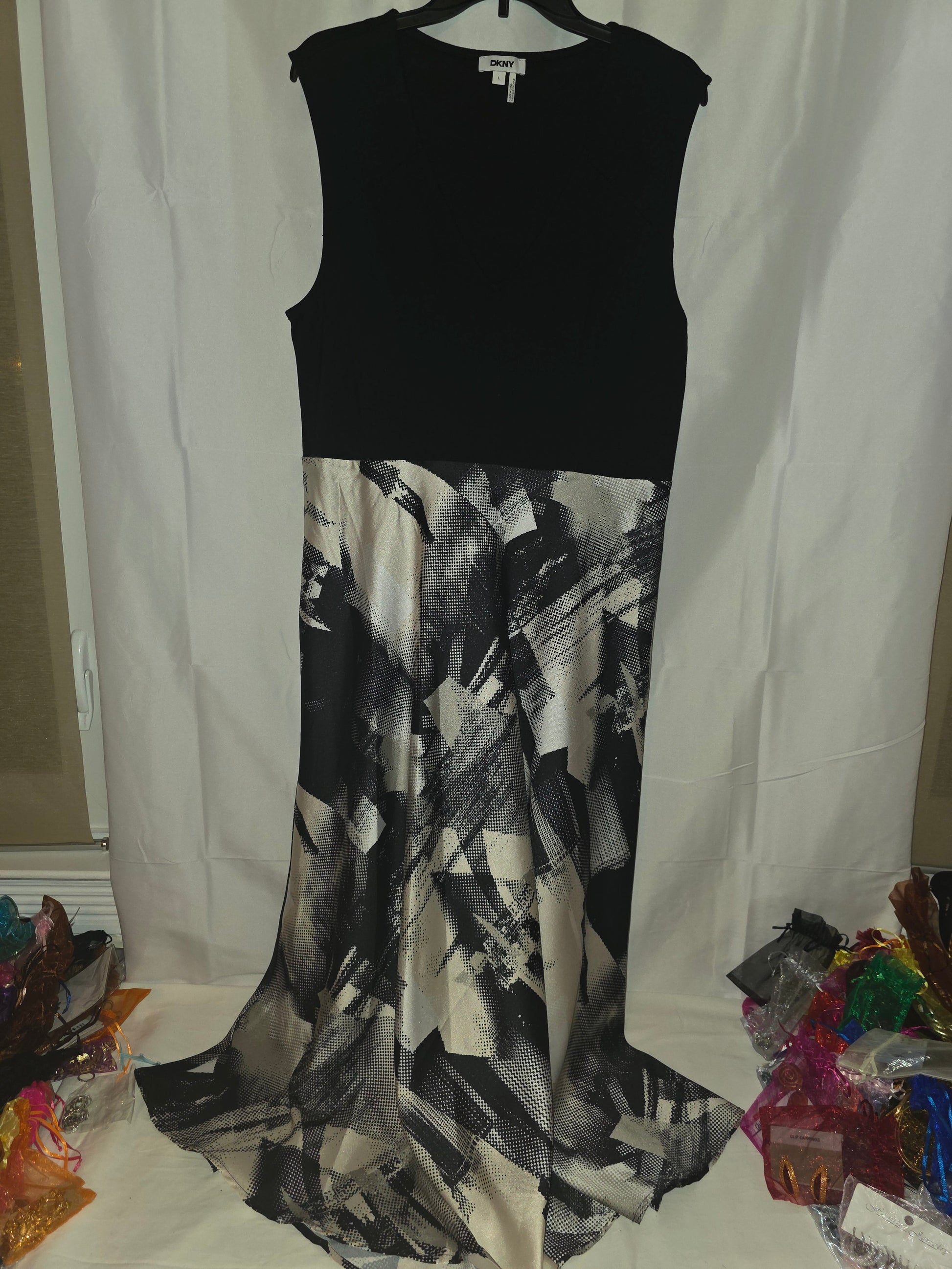 Slightly worn DKNY Sleeveless Mixed - Media Abstract Print High - Low Midi Dress Size L - All Seasons Curves