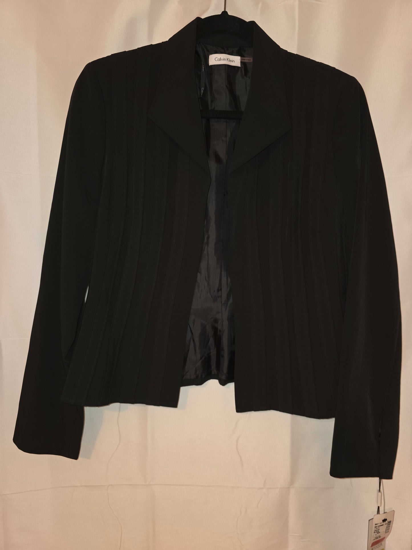 NWT Calvin Klein Black Classic - Fit One - Button Blazer Size 4 - All Seasons Curves