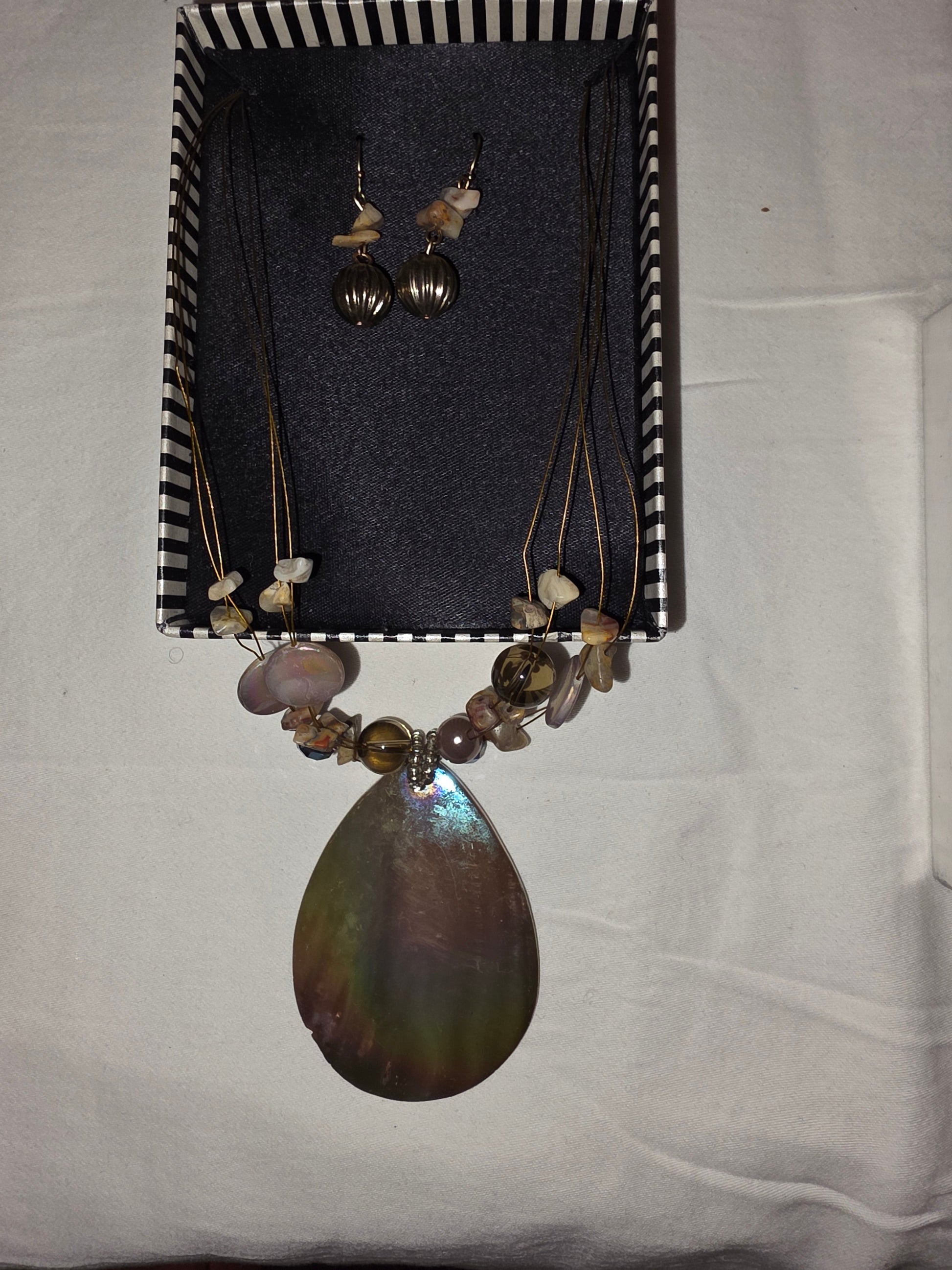Iridescent Abalone Jewelry Set - All Seasons Curves