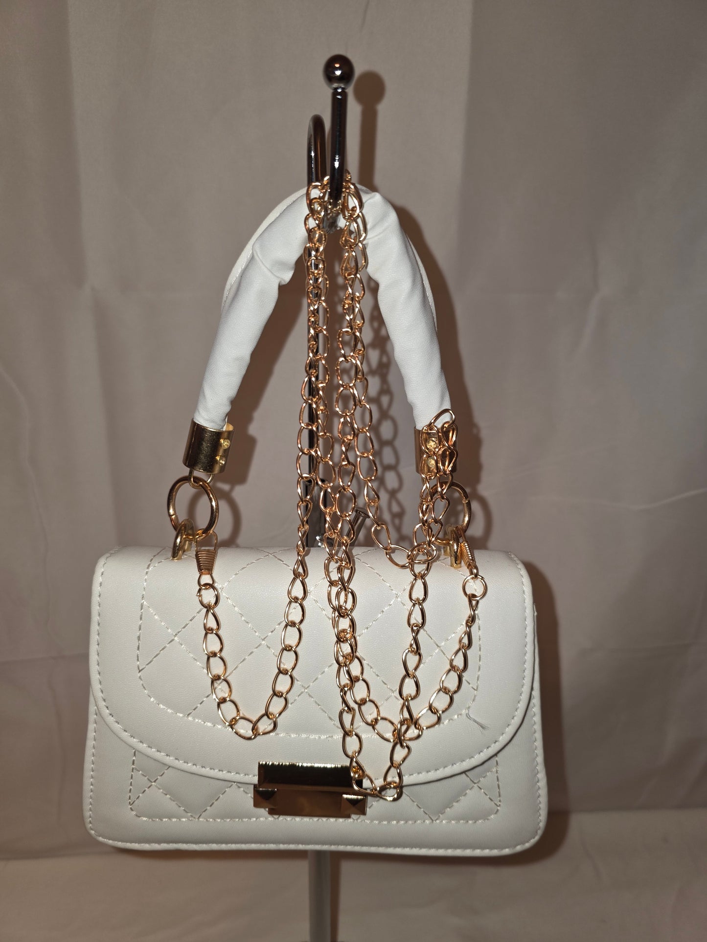 Chic White Diamond - Quilt Mini Shoulder Bag with Gold Chain - All Seasons Curves