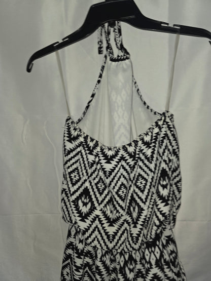 Small NWT Romeo & Juliet Sleeveless Halter Neck Wide - Leg Jumpsuit - All Seasons Curves