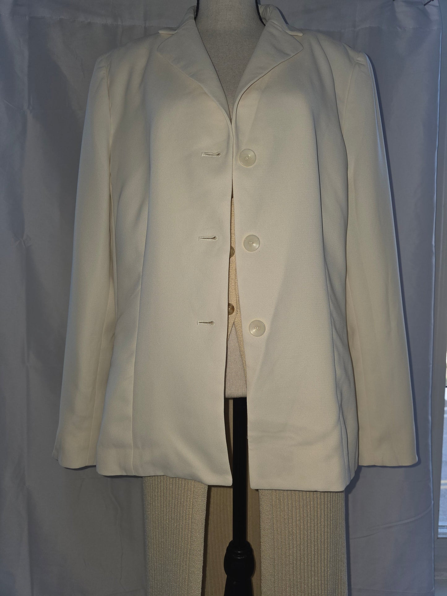 Slightly worn Jones studio Elegant White Single - Breasted Tailored Blazer - All Seasons Curves