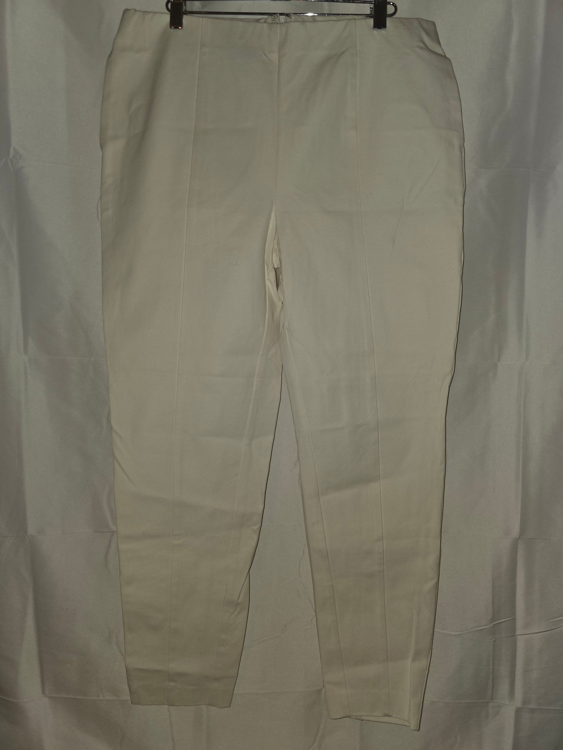 NWT Alfani cream color smart casual pants in Size 10 - All Seasons Curves