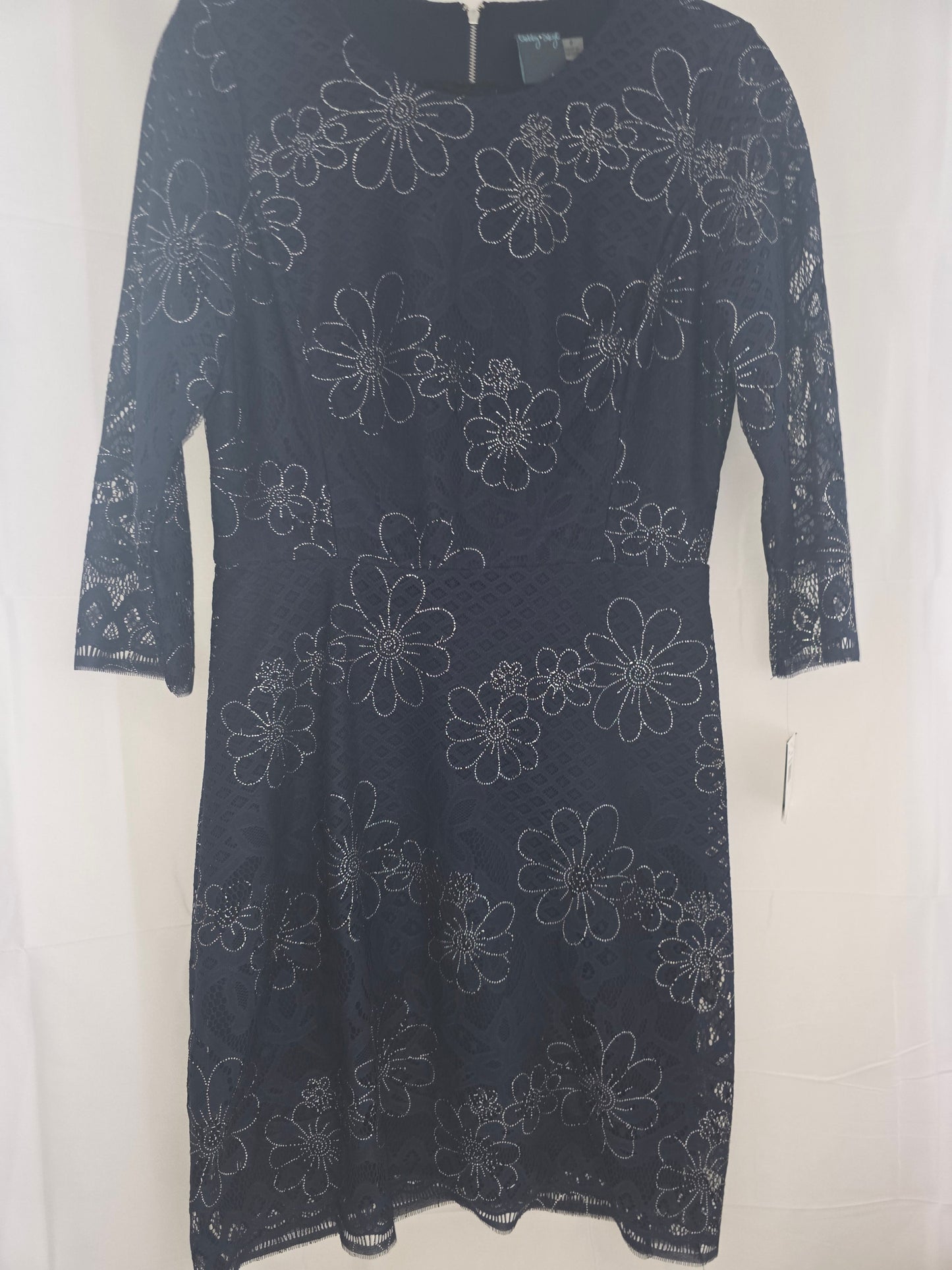 Brand New Gabby Skye Size 8 Navy blue floral lace overlay dress. - All Seasons Curves