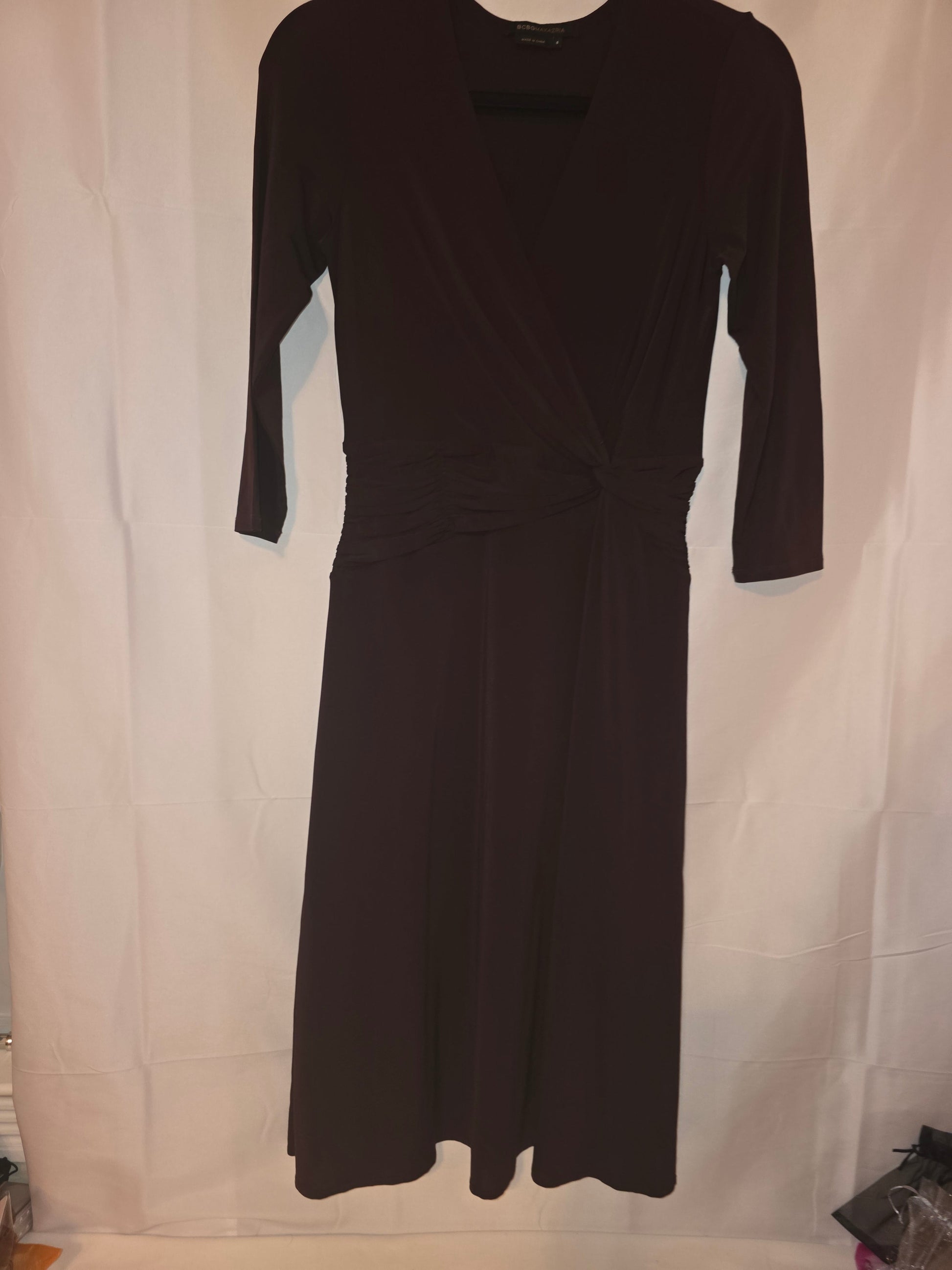 Slightly worn BCBG Brown Ruched Faux Wrap Midi Dress with 3/4 Sleeves Size Small - All Seasons Curves