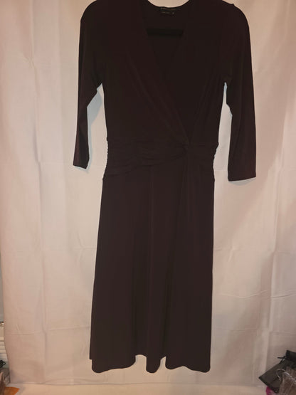 Slightly worn BCBG Brown Ruched Faux Wrap Midi Dress with 3/4 Sleeves Size Small - All Seasons Curves