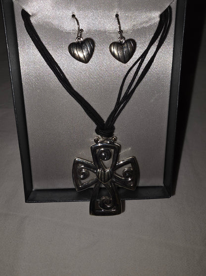 Silver - Tone Cross Pendant and Ribbed Heart Earrings Jewelry Set - All Seasons Curves