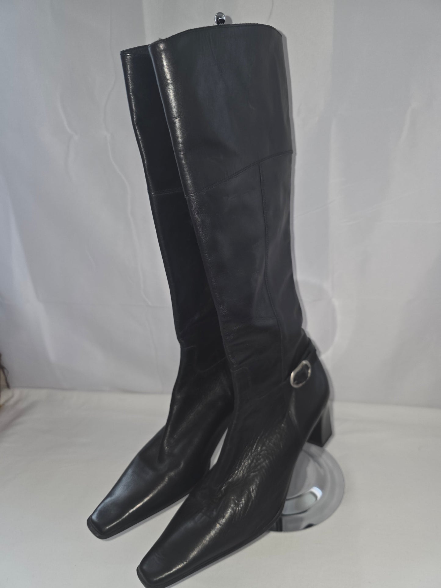 Slightly worn classic black leather knee - high boots - All Seasons Curves