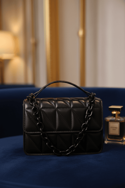 Chic Black Quilted Flap Bag with Chunky Chain Handle - All Seasons Curves